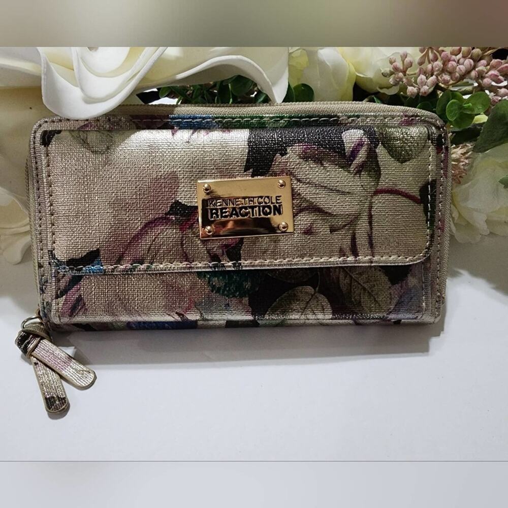 Kenneth‎ Cole Women's purple and silver floral large wallet